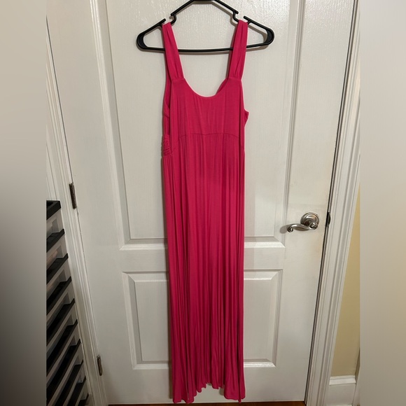 NY&Co Hot Pink Maxi Dress in Sz. M.. NWT.. never been worn.. - Picture 2 of 10